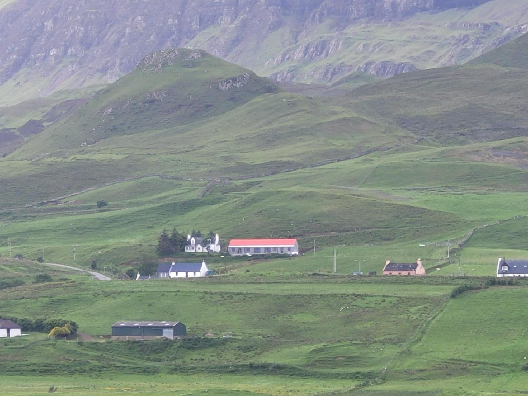Skye Stays Staffin Bagian luar foto