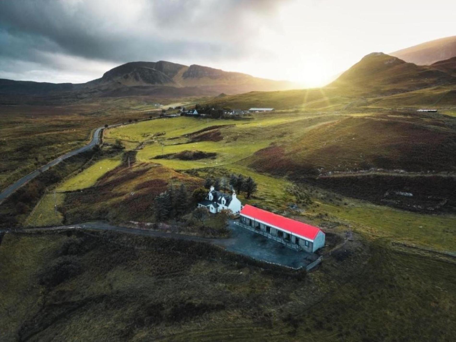 Skye Stays Staffin Bagian luar foto